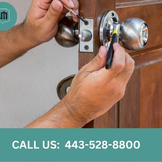 Residential-locksmith-in-Baltimore-City-assisting-with-lockout-service